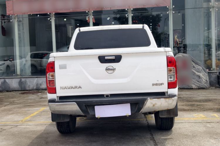 Used Nissan Navara 2017 2.5L Automatic 2WD Luxury Edition QR25 Exterior 5
