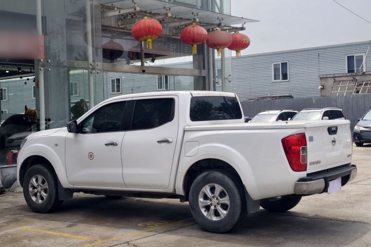 Used Nissan Navara 2017 2.5L Automatic 2WD Luxury Edition QR25 Exterior 6