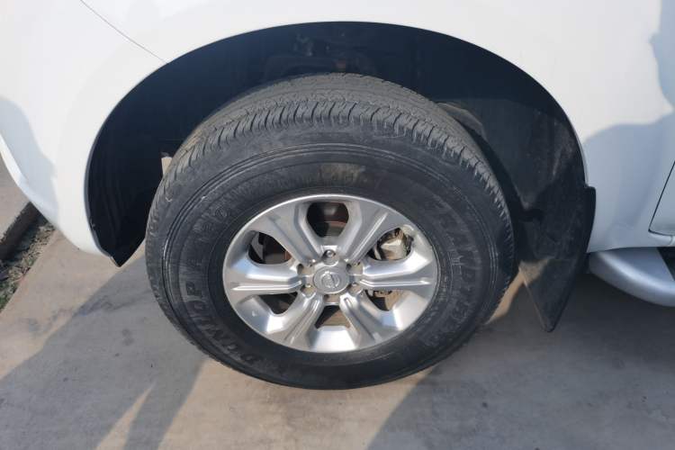 Used Nissan Navara 2017 2.5L Automatic 4x4 Luxury Edition QR25 Exterior 7