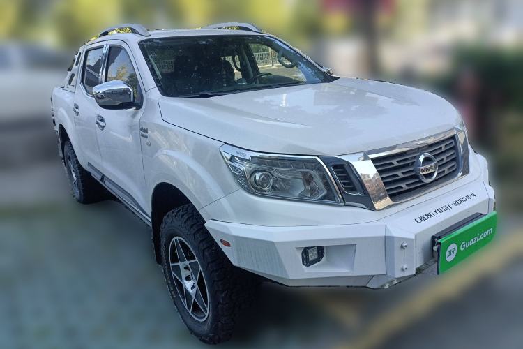 Used Nissan Navara 2017 2.5L Automatic 4x4 Luxury Edition QR25 Front Right 45 Deg