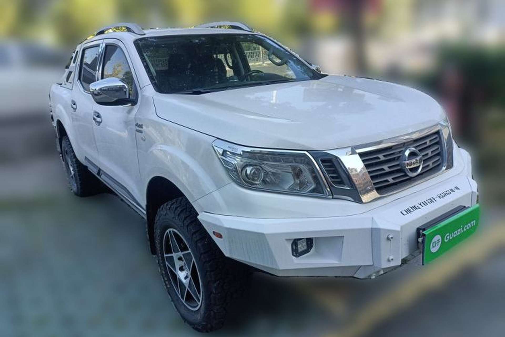 Used Nissan Navara 2017 2.5L Automatic 4x4 Luxury Edition QR25 Front Right 45 Deg