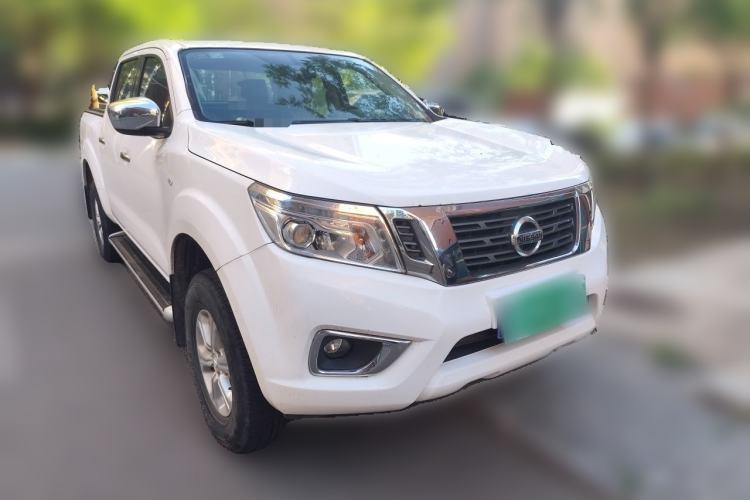 Used Nissan Navara 2017 2.5L Automatic 4x4 Luxury Edition QR25 Front Right 45 Deg