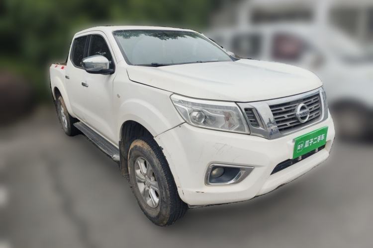 Used Nissan Navara 2017 2.5L Automatic 4x4 Luxury Edition QR25 Front Right 45 Deg
