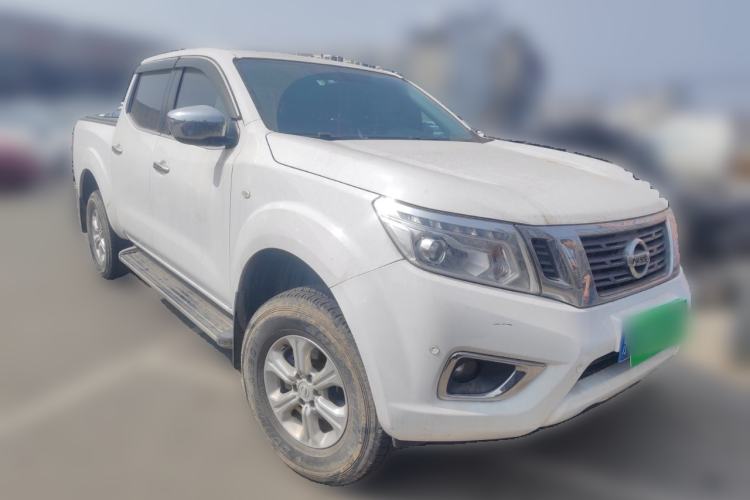 Used Nissan Navara 2017 2.5L Automatic 4x4 Luxury Edition QR25 Front Right 45 Deg