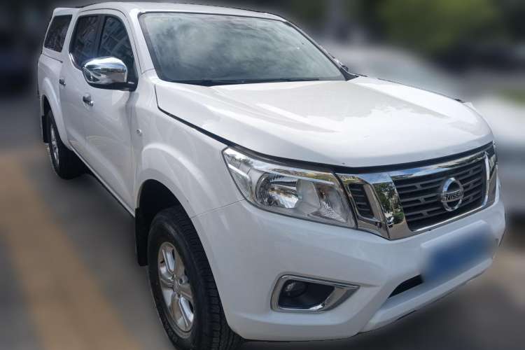 Used Nissan Navara 2017 2.5L Automatic 2WD Luxury Edition QR25 Front Right 45 Deg