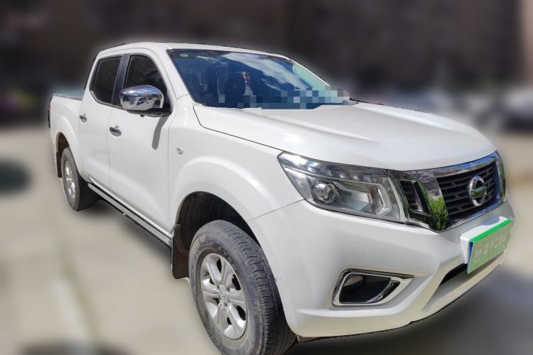 Used Nissan Navara 2017 2.5L Automatic 4x4 Luxury Edition QR25 Front Right 45 Deg