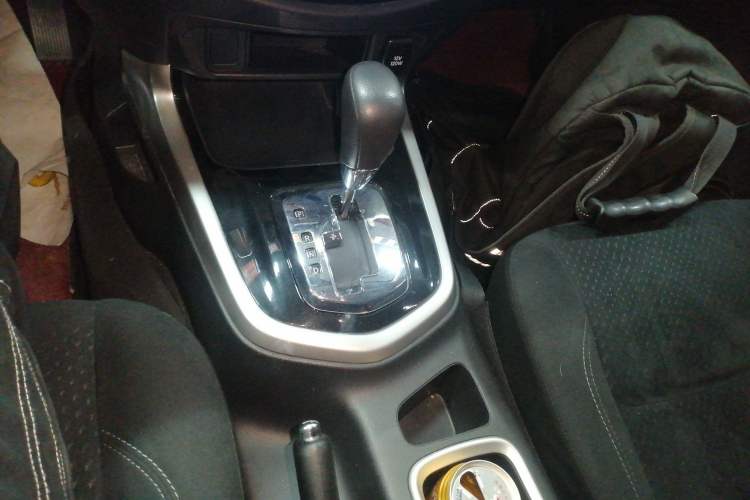Used Nissan Navara 2017 2.5L Automatic 2WD Luxury Edition QR25 Gear Lever