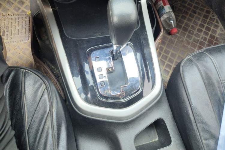 Used Nissan Navara 2017 2.5L Automatic 4x4 Luxury Edition QR25 Gear Lever