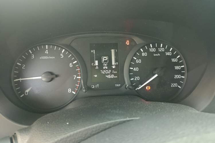 Used Nissan Navara 2017 2.5L Automatic 4x4 Luxury Edition QR25 Instrument Cluster