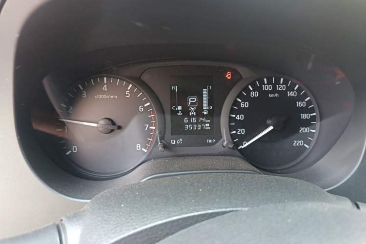 Used Nissan Navara 2017 2.5L Automatic 4x4 Luxury Edition QR25 Instrument Cluster