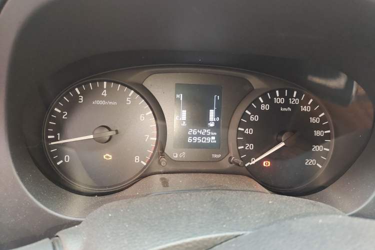 Used Nissan Navara 2017 2.5L Manual Two-Wheel Drive Standard Edition QR25 Instrument Cluster