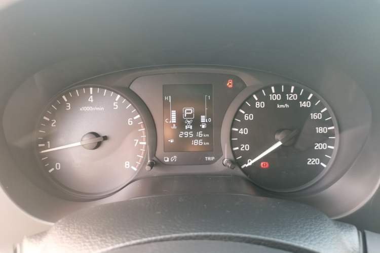 Used Nissan Navara 2017 2.5L Automatic 4x4 Luxury Edition QR25 Instrument Cluster