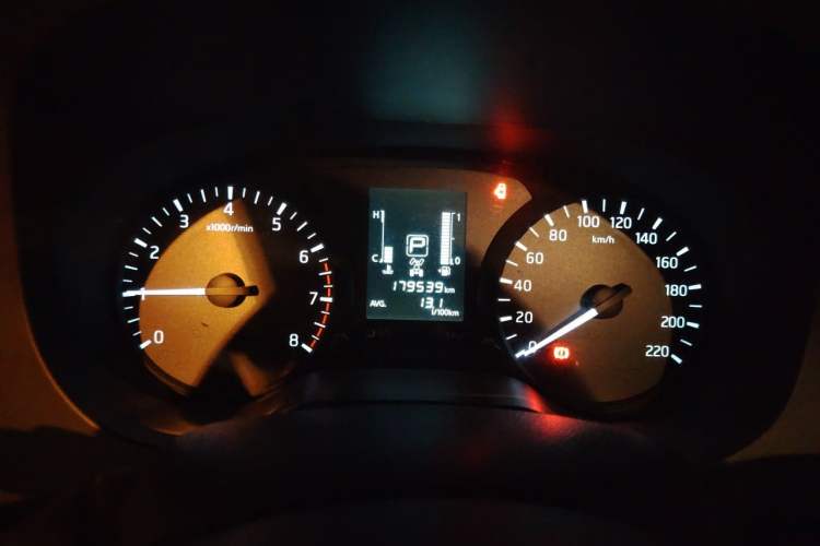 Used Nissan Navara 2017 2.5L Automatic 4x4 Luxury Edition QR25 Instrument Cluster