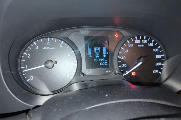 Used Nissan Navara 2017 2.5L Automatic 4x4 Luxury Edition QR25 Instrument Cluster