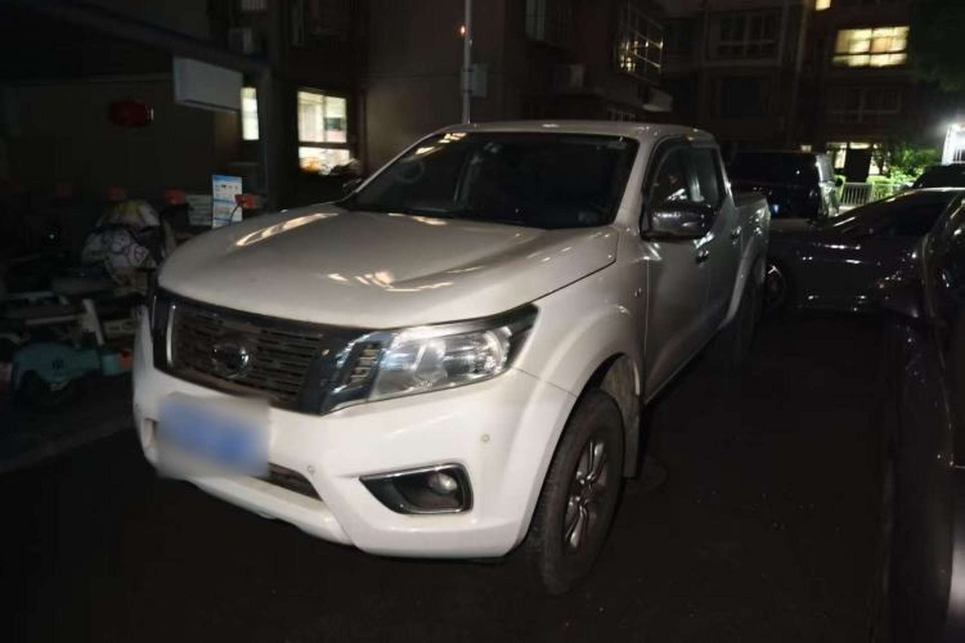 Used Nissan Navara 2017 2.5L Automatic 2WD Luxury Edition QR25 Interior 1