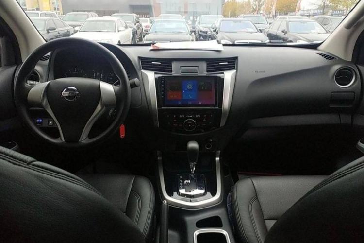 Used Nissan Navara 2017 2.5L Automatic 2WD Luxury Edition QR25 Interior 2