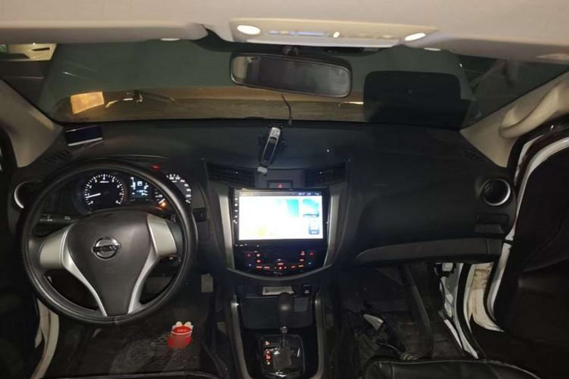 Used Nissan Navara 2017 2.5L Automatic 2WD Luxury Edition QR25 Interior 5