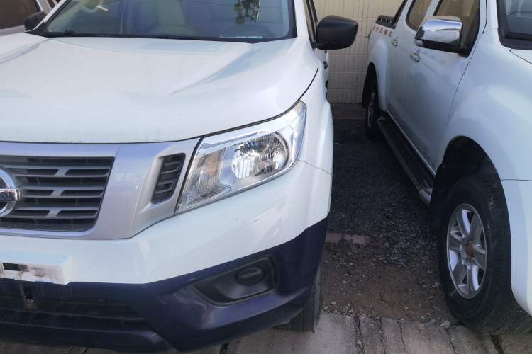 Used Nissan Navara 2017 2.5L Automatic 2WD Luxury Edition QR25 Left Front Headlight