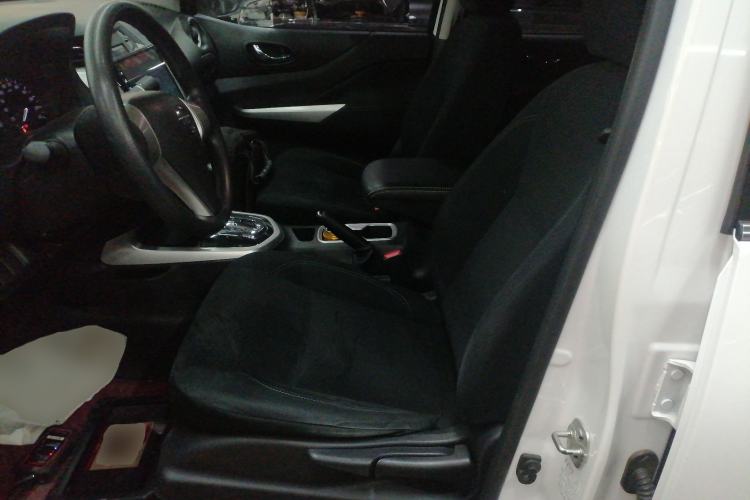 Used Nissan Navara 2017 2.5L Automatic 2WD Luxury Edition QR25 Left Front Seat