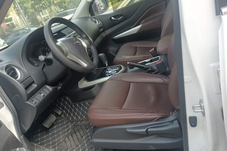 Used Nissan Navara 2017 2.5L Automatic 2WD Luxury Edition QR25 Left Front Seat