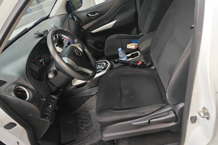 Used Nissan Navara 2017 2.5L Automatic 2WD Luxury Edition QR25 Left Front Seat