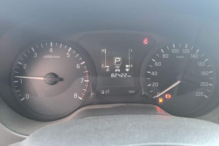 Used Nissan Navara 2017 2.5L Automatic 4x4 Luxury Edition QR25 Odometer Close Up