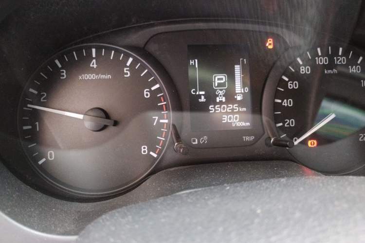 Used Nissan Navara 2017 2.5L Automatic 4x4 Luxury Edition QR25 Odometer Close Up