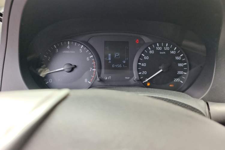 Used Nissan Navara 2017 2.5L Automatic 4x4 Luxury Edition QR25 Odometer Close Up