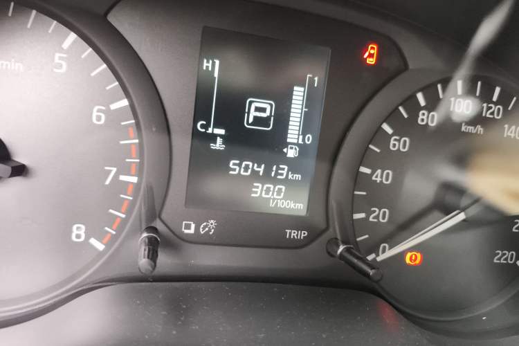 Used Nissan Navara 2017 2.5L Automatic 2WD Luxury Edition QR25 Odometer Close Up