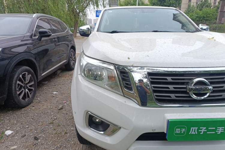Used Nissan Navara 2017 2.5L Automatic 2WD Luxury Edition QR25 Right Front Headlight