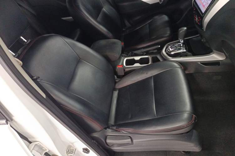 Used Nissan Navara 2017 2.5L Automatic 2WD Luxury Edition QR25 Right Front Seat