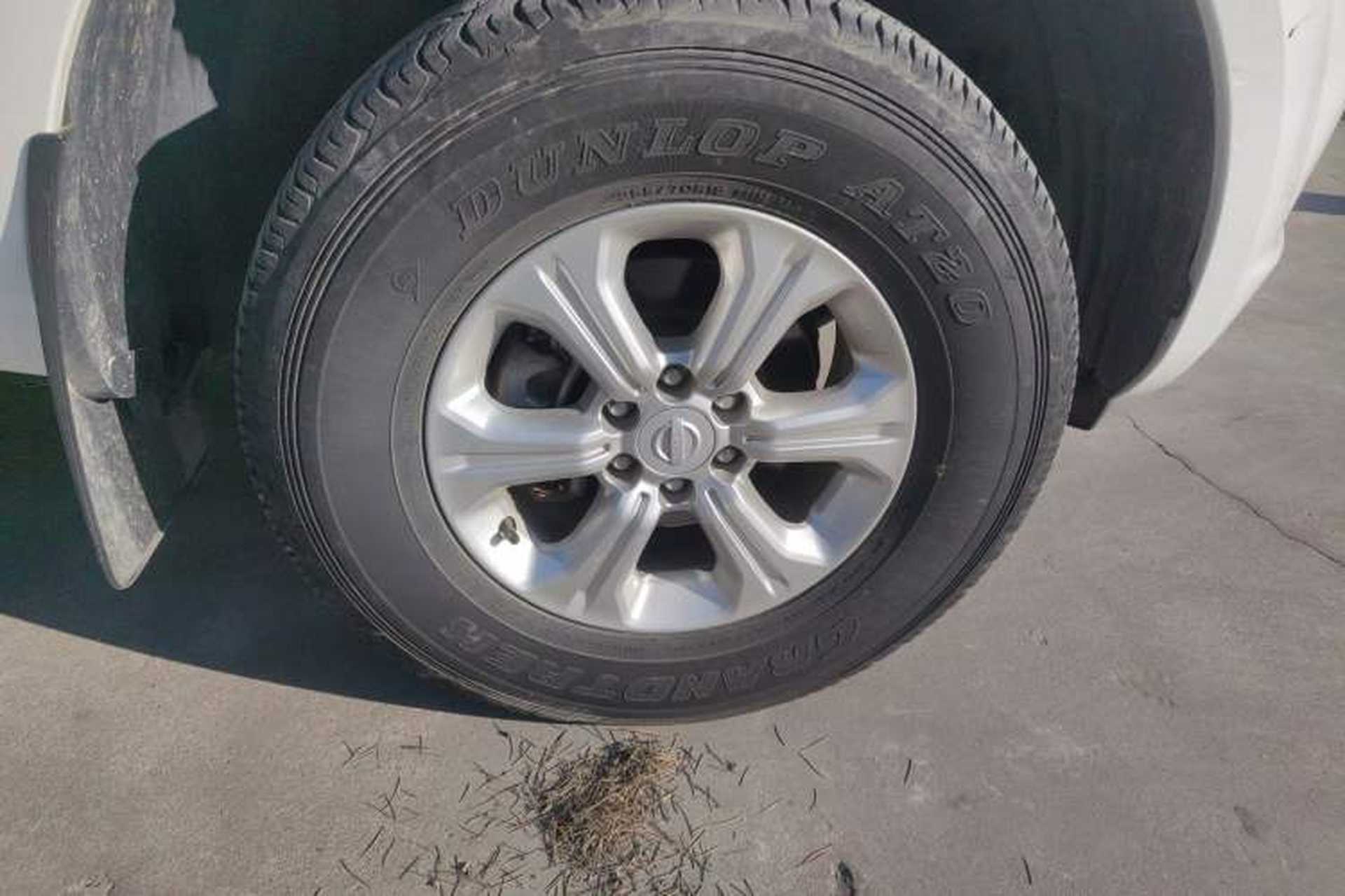 Used Nissan Navara 2017 2.5L Automatic 2WD Luxury Edition QR25 Right Front Wheel Hub
