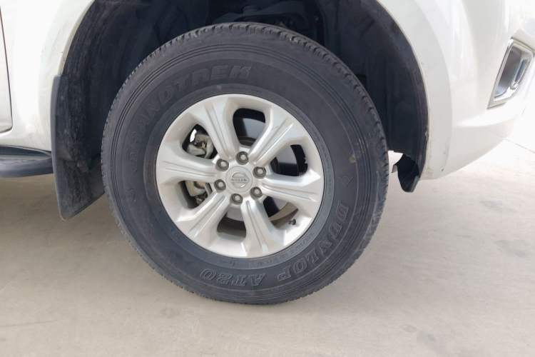 Used Nissan Navara 2017 2.5L Manual Two-Wheel Drive Standard Edition QR25 Right Front Wheel Hub