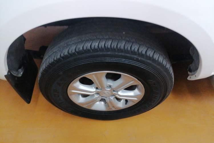 Used Nissan Navara 2017 2.5L Automatic 2WD Luxury Edition QR25 Right Rear Wheel Hub