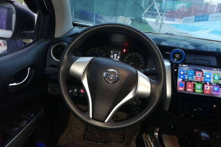 Used Nissan Navara 2017 2.5L Automatic 4x4 Luxury Edition QR25 Steering Wheel