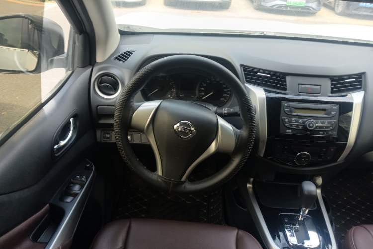 Used Nissan Navara 2017 2.5L Automatic 2WD Luxury Edition QR25 Steering Wheel