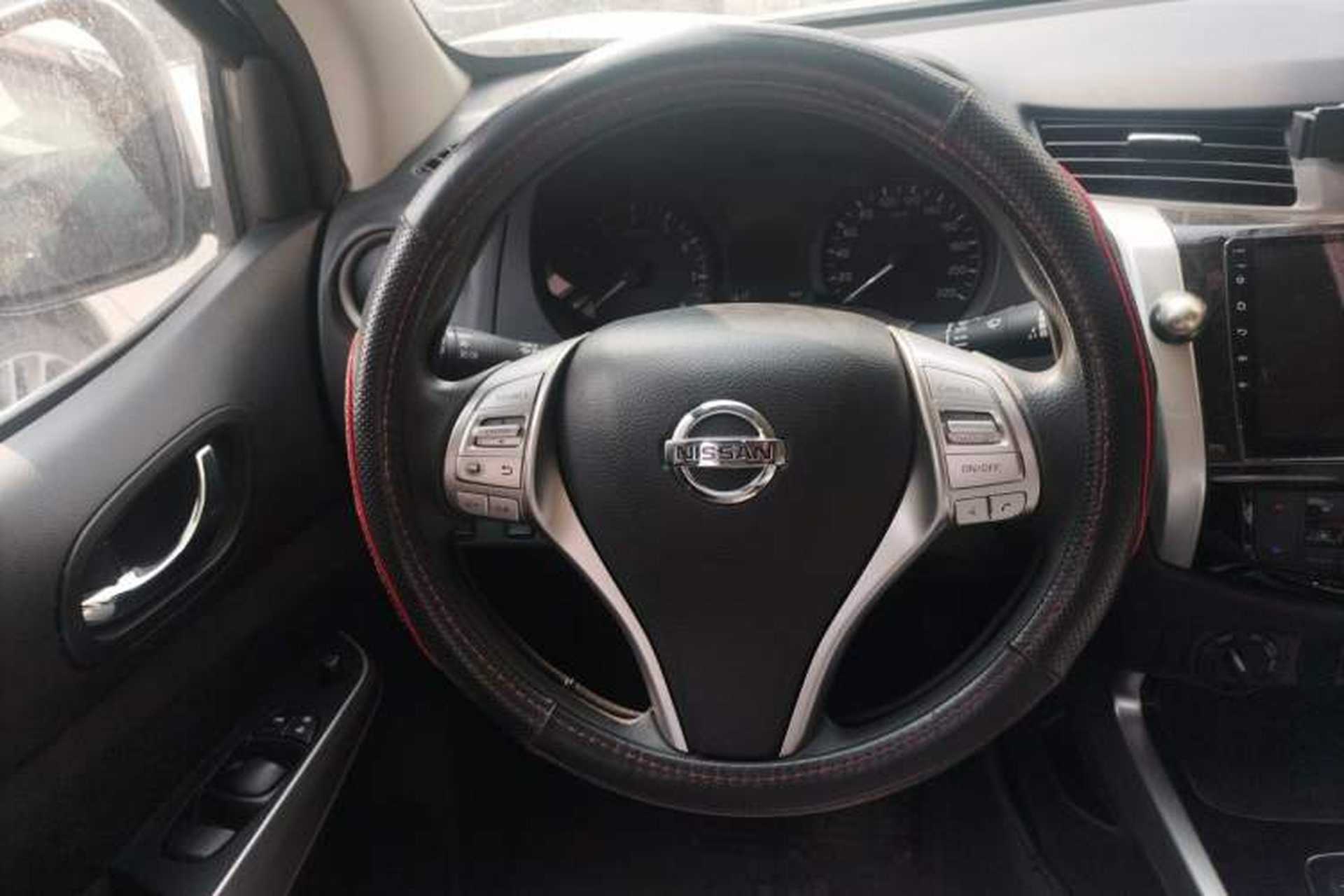 Used Nissan Navara 2017 2.5L Automatic 4x4 Luxury Edition QR25 Steering Wheel