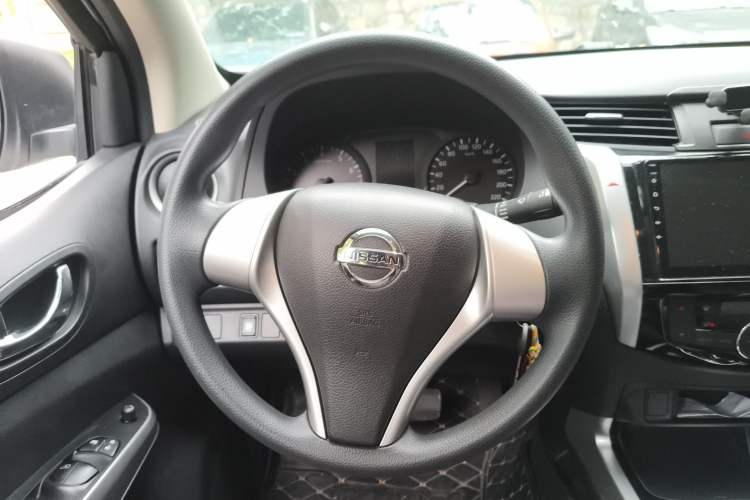 Used Nissan Navara 2017 2.5L Automatic 2WD Luxury Edition QR25 Steering Wheel