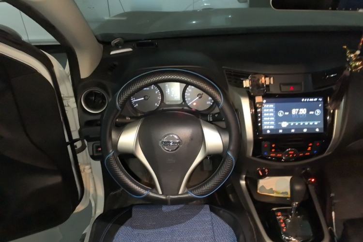Used Nissan Navara 2017 2.5L Automatic 4x4 Luxury Edition QR25 Steering Wheel