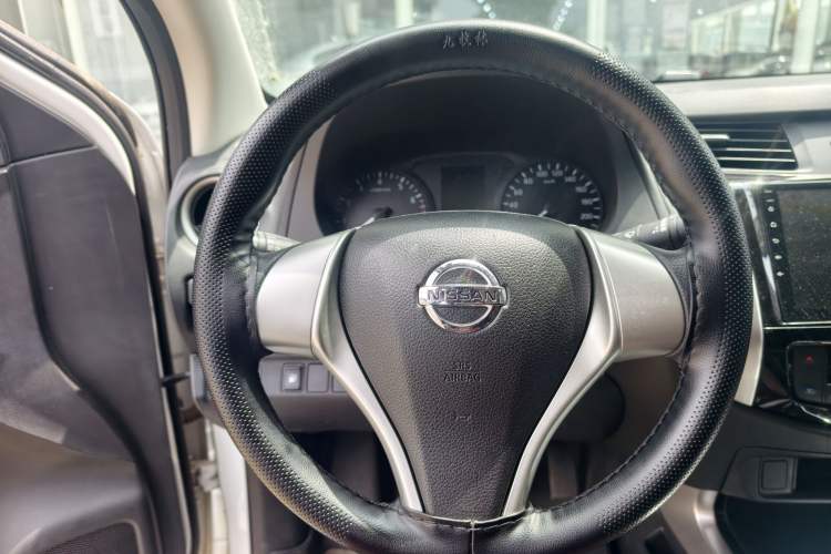 Used Nissan Navara 2017 2.5L Automatic 2WD Luxury Edition QR25 Steering Wheel