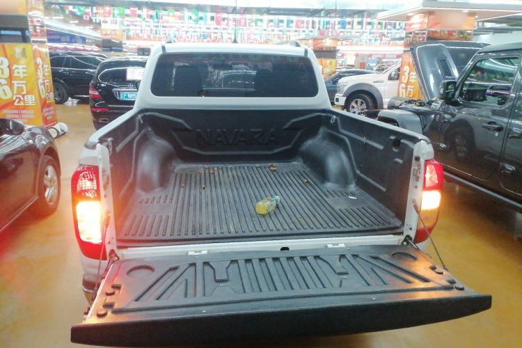 Used Nissan Navara 2017 2.5L Automatic 2WD Luxury Edition QR25 Trunk