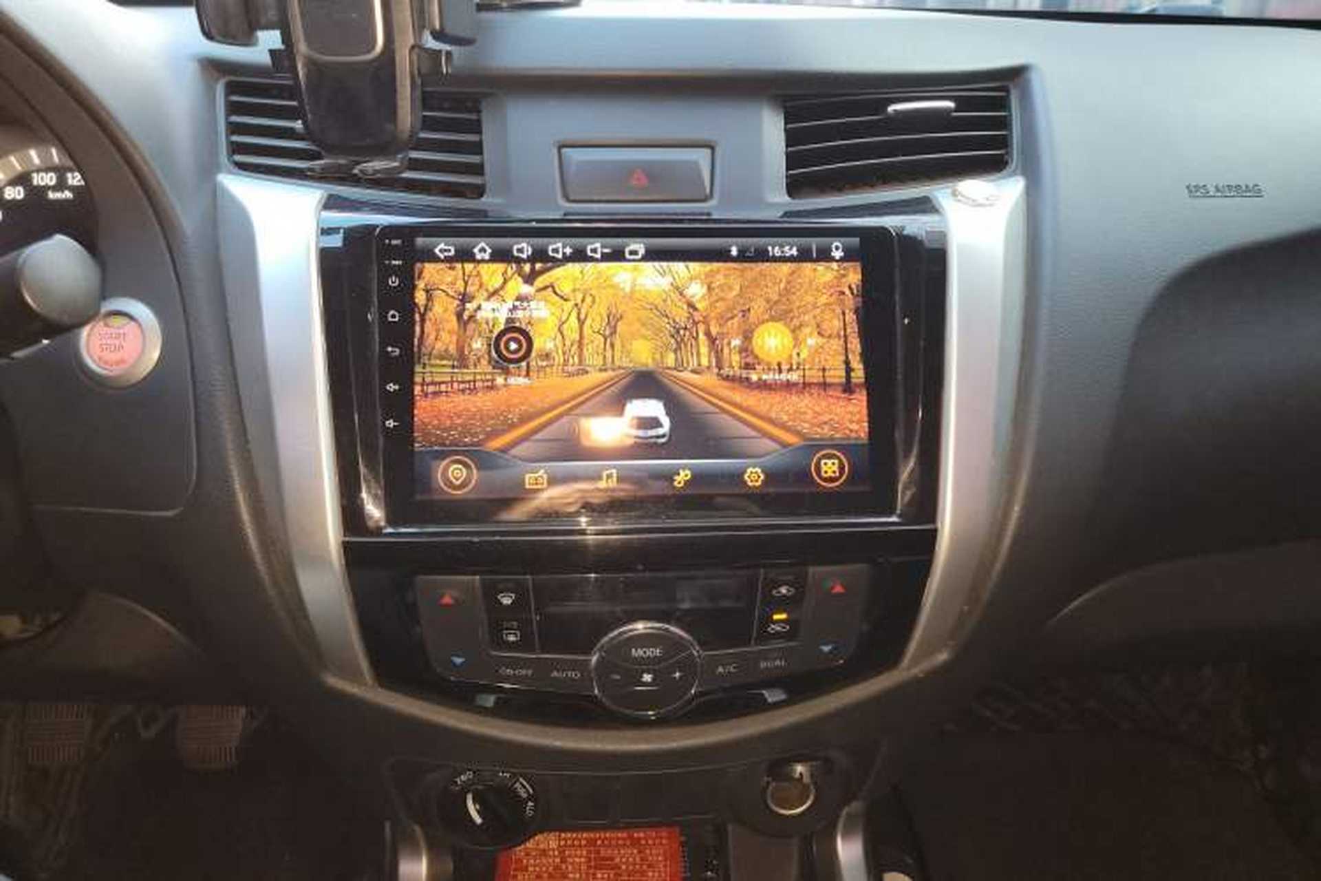 Used Nissan Navara 2019 2.5L Manual 4x4 Premium Version China VI QR25 Audio And AC Panel