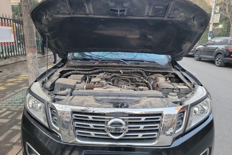 Used Nissan Navara 2019 2.5L Manual 4x4 Premium Version China VI QR25 Engine Bay