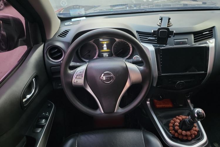 Used Nissan Navara 2019 2.5L Manual 4x4 Premium Version China VI QR25 Steering Wheel