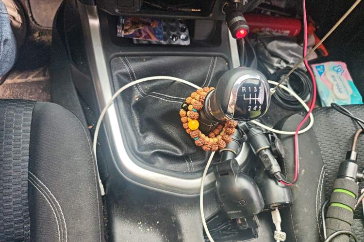 Used Nissan Navara 2019 2.5L Manual Two-Wheel Drive Comfort Version China VI QR25 Gear Lever