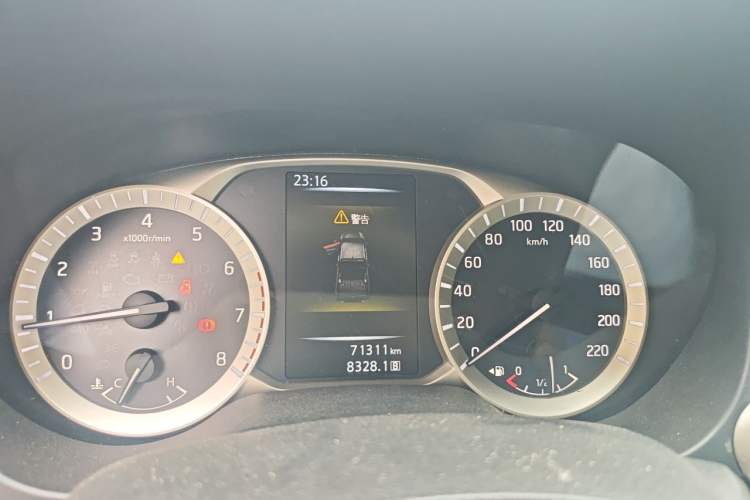 Used Nissan Navara 2019 2.5L Manual Two-Wheel Drive Comfort Version China VI QR25 Instrument Cluster