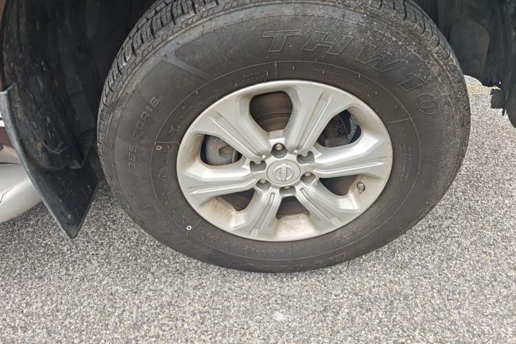 Used Nissan Navara 2019 2.5L Manual Two-Wheel Drive Comfort Version China VI QR25 Right Front Wheel Hub