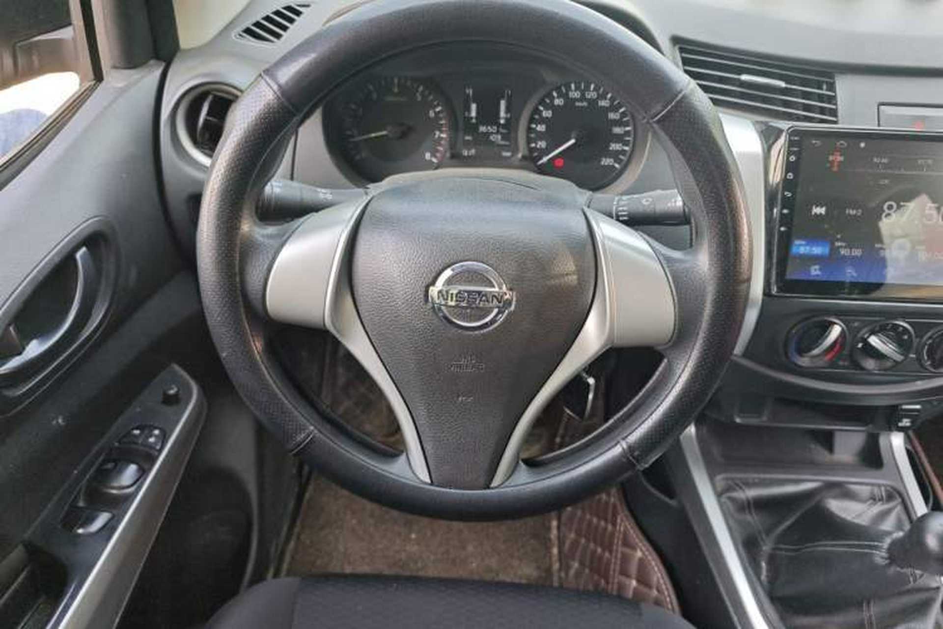 Used Nissan Navara 2019 2.5L Manual Two-Wheel Drive Comfort Version China VI QR25 Steering Wheel