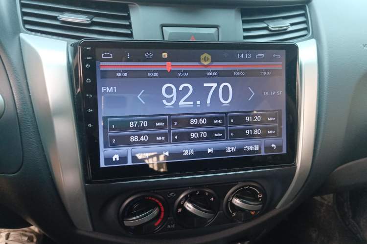 Used Nissan Navara 2019 2.5L Manual 4x4 Comfort Edition China VI QR25 Audio And AC Panel