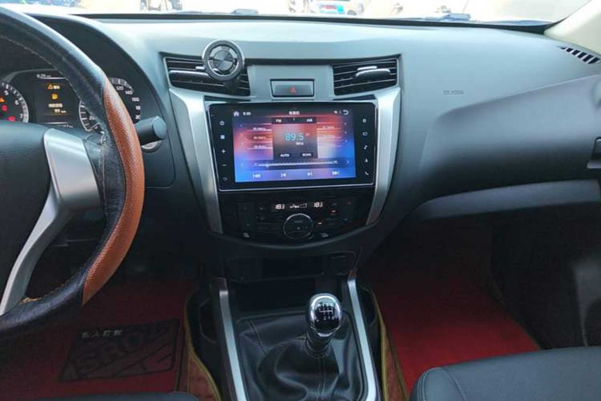 Used Nissan Navara 2019 2.5L Manual Two-Wheel Drive Flagship Version China VI Standard QR25 Audio And AC Panel